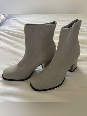 MIA Braxton Stretch Knit Ankle Boots size 8M NWO-Box